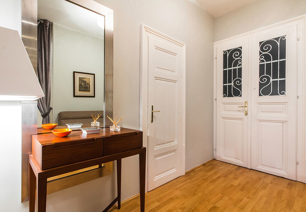 Abieshomes Serviced Apartments - Downtown Виена Екстериор снимка